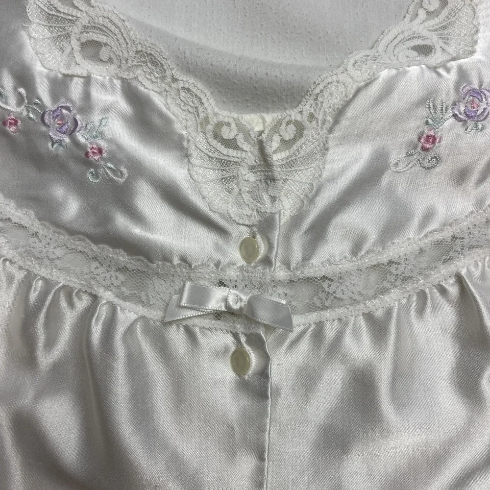 Vtg Barbizon Womens Satin Pajama Set Size XL White‎ Embroidered Lace Top Bottoms